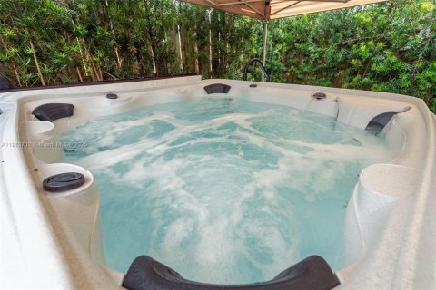 Adosado en venta en Miami, Florida, 3 dormitorios, 122.72 m2 № 1969007 - foto 29