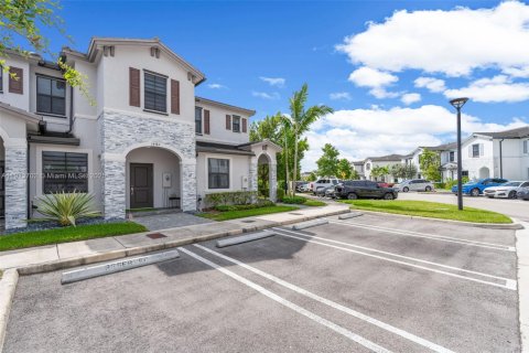 Adosado en venta en Miami, Florida, 3 dormitorios, 122.72 m2 № 1969007 - foto 3