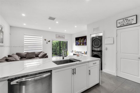 Adosado en venta en Miami, Florida, 3 dormitorios, 122.72 m2 № 1969007 - foto 12