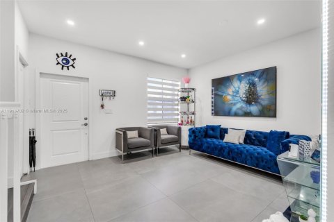 Adosado en venta en Miami, Florida, 3 dormitorios, 122.72 m2 № 1969007 - foto 8