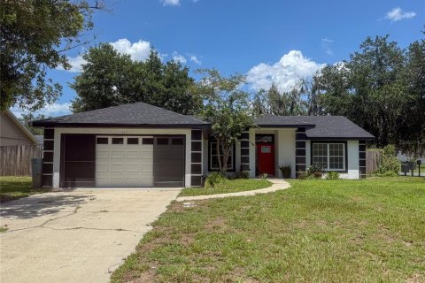 House in DeLand, Florida 3 bedrooms, 124.67 sq.m. № 2224946