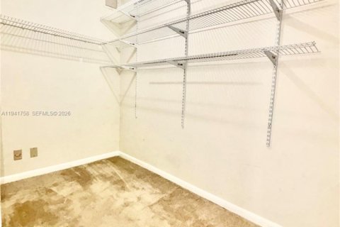 Condo in West Palm Beach, Florida, 2 bedrooms  № 1998708 - photo 19