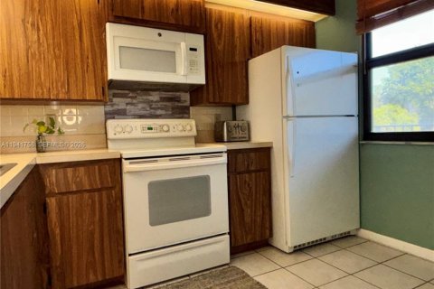 Condo in West Palm Beach, Florida, 2 bedrooms  № 1998708 - photo 10