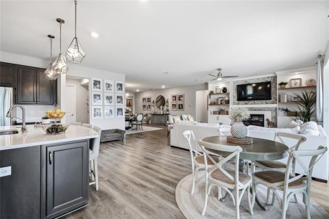 Casa en venta en Tampa, Florida, 6 dormitorios, 412.67 m2 № 2216252 - foto 26