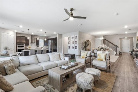 Casa en venta en Tampa, Florida, 6 dormitorios, 412.67 m2 № 2216252 - foto 12