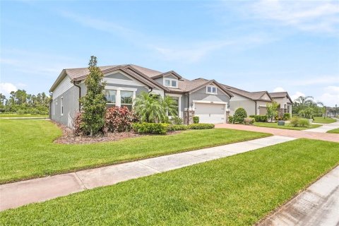 Casa en venta en Tampa, Florida, 6 dormitorios, 412.67 m2 № 2216252 - foto 2