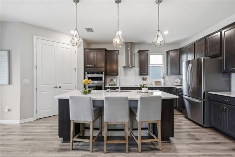 Casa en venta en Tampa, Florida, 6 dormitorios, 412.67 m2 № 2216252 - foto 18