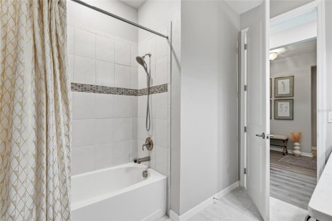 Casa en venta en Tampa, Florida, 6 dormitorios, 412.67 m2 № 2216252 - foto 30