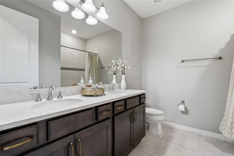 Casa en venta en Tampa, Florida, 6 dormitorios, 412.67 m2 № 2216252 - foto 29