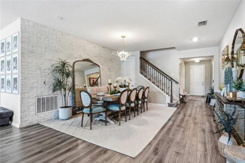 Casa en venta en Tampa, Florida, 6 dormitorios, 412.67 m2 № 2216252 - foto 9