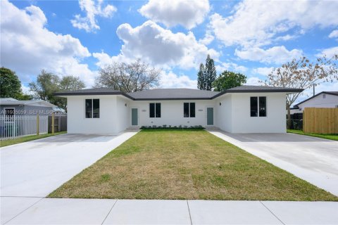 Villa ou maison à louer à Miami, Floride: 4 chambres № 1993241 - photo 25