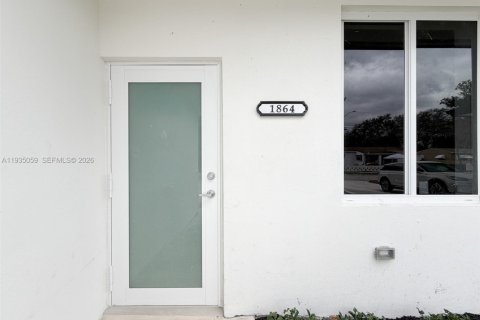 Duplex in Miami, Florida 4 bedrooms № 1993241 - photo 4