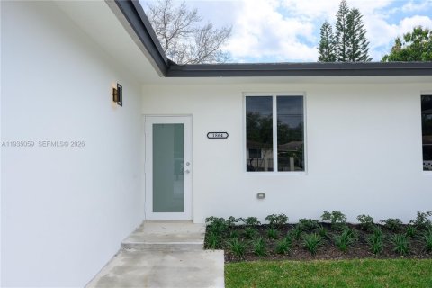 Villa ou maison à louer à Miami, Floride: 4 chambres № 1993241 - photo 23