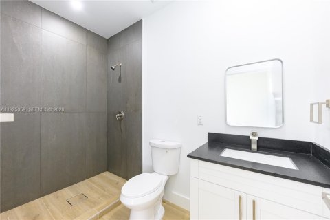 Villa ou maison à louer à Miami, Floride: 4 chambres № 1993241 - photo 19