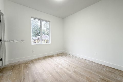 Duplex in Miami, Florida 4 bedrooms № 1993241 - photo 14