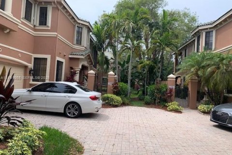 Touwnhouse à louer à Weston, Floride: 3 chambres, 144.93 m2 № 2052532 - photo 2