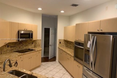 Touwnhouse à louer à Weston, Floride: 3 chambres, 144.93 m2 № 2052532 - photo 7