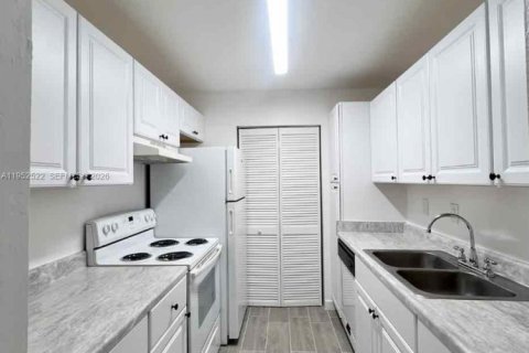 Купить кондоминиум в Санрайз, Флорида 2 спальни, 83.61м2, № 2012043 - фото 5