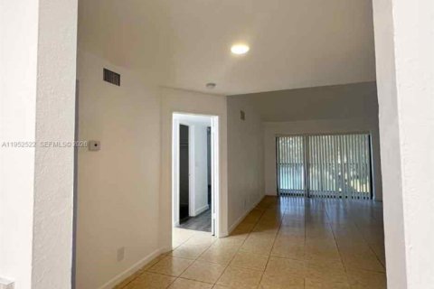 Купить кондоминиум в Санрайз, Флорида 2 спальни, 83.61м2, № 2012043 - фото 4