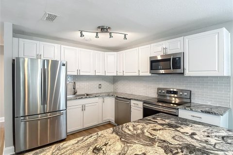 Casa en venta en Tampa, Florida, 4 dormitorios, 117.43 m2 № 1884432 - foto 18