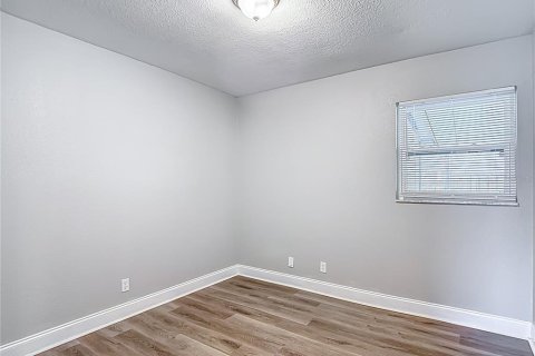 Casa en venta en Tampa, Florida, 4 dormitorios, 117.43 m2 № 1884432 - foto 30
