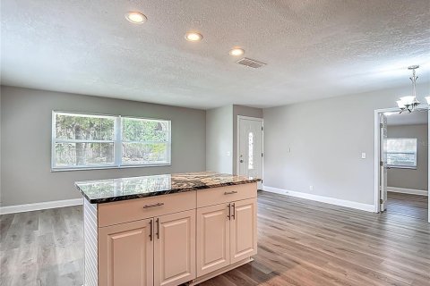 Casa en venta en Tampa, Florida, 4 dormitorios, 117.43 m2 № 1884432 - foto 22