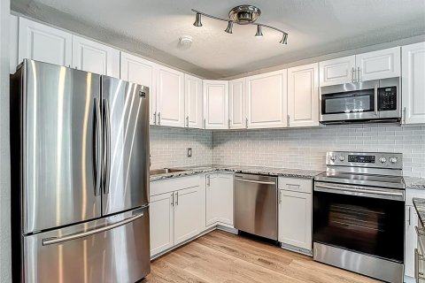 Casa en venta en Tampa, Florida, 4 dormitorios, 117.43 m2 № 1884432 - foto 23