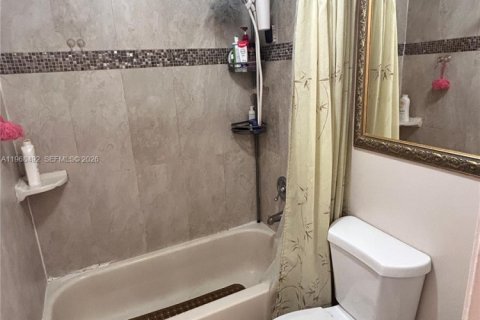Copropriété à vendre à Hialeah, Floride: 2 chambres, 78.41 m2 № 2031584 - photo 17
