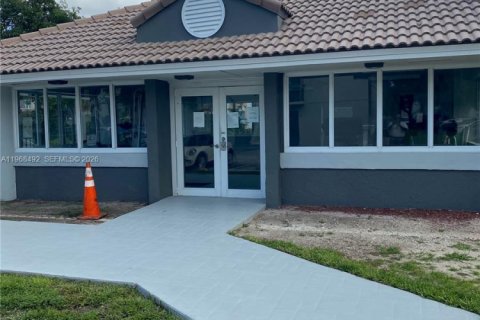 Copropriété à vendre à Hialeah, Floride: 2 chambres, 78.41 m2 № 2031584 - photo 8