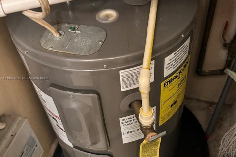 Copropriété à vendre à Hialeah, Floride: 2 chambres, 78.41 m2 № 2031584 - photo 25