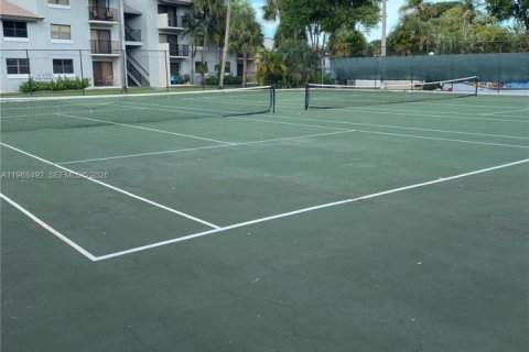 Copropriété à vendre à Hialeah, Floride: 2 chambres, 78.41 m2 № 2031584 - photo 11