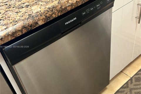 Copropriété à vendre à Hialeah, Floride: 2 chambres, 78.41 m2 № 2031584 - photo 13