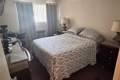 Copropriété à vendre à Hialeah, Floride: 2 chambres, 78.41 m2 № 2031584 - photo 22