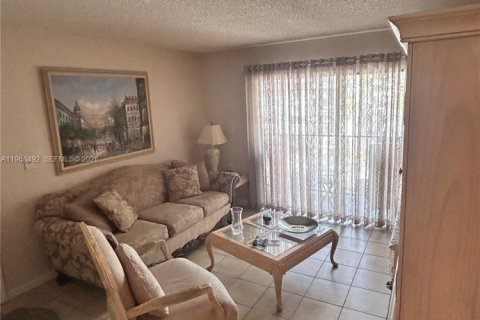 Copropriété à vendre à Hialeah, Floride: 2 chambres, 78.41 m2 № 2031584 - photo 18