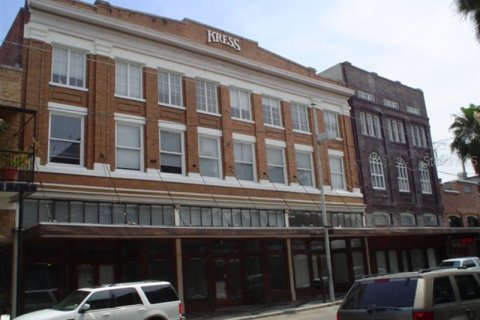 Propiedad comercial en alquiler en Tampa, Florida, 1236.9 m2 № 1816767 - foto 2
