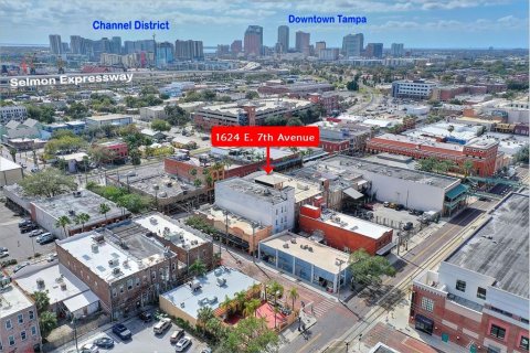 Propiedad comercial en alquiler en Tampa, Florida, 1236.9 m2 № 1816767 - foto 12
