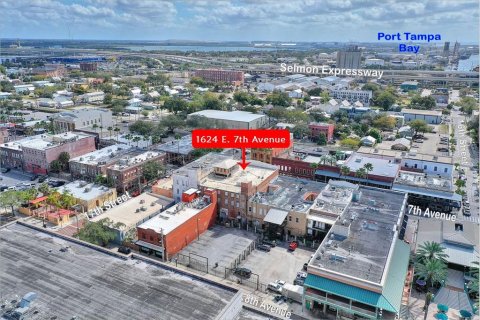 Propiedad comercial en alquiler en Tampa, Florida, 1236.9 m2 № 1816767 - foto 11