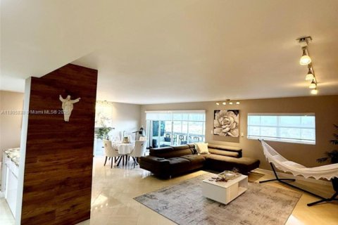 Copropriété à vendre à Miami, Floride: 3 chambres, 178.84 m2 № 1935557 - photo 20