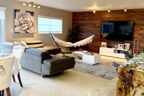 Copropriété à vendre à Miami, Floride: 3 chambres, 178.84 m2 № 1935557 - photo 21