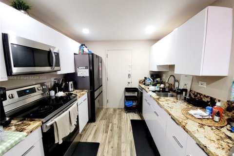 Copropriété à vendre à Miami, Floride: 3 chambres, 178.84 m2 № 1935557 - photo 19