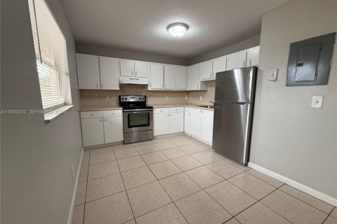 Квартира в Лодерхилл, Флорида 2 спальни, 3258.27м2 № 2019559