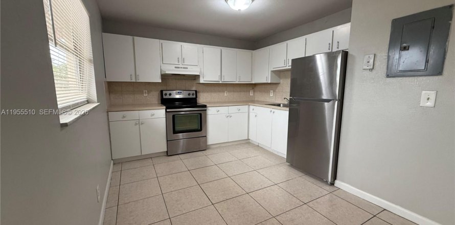 Квартира в Лодерхилл, Флорида 2 спальни, 3258.27м2 № 2019559