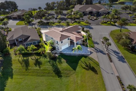 Villa ou maison à vendre à Polk City, Floride: 2 chambres, 268.21 m2 № 2223111 - photo 10
