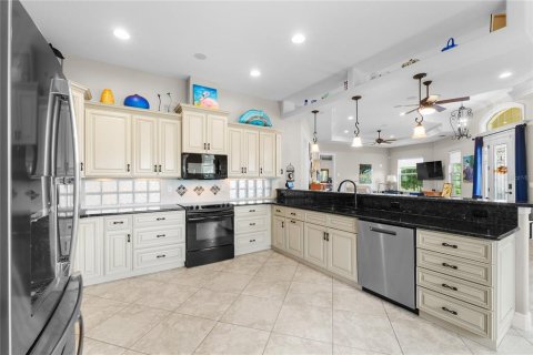 Villa ou maison à vendre à Polk City, Floride: 2 chambres, 268.21 m2 № 2223111 - photo 20