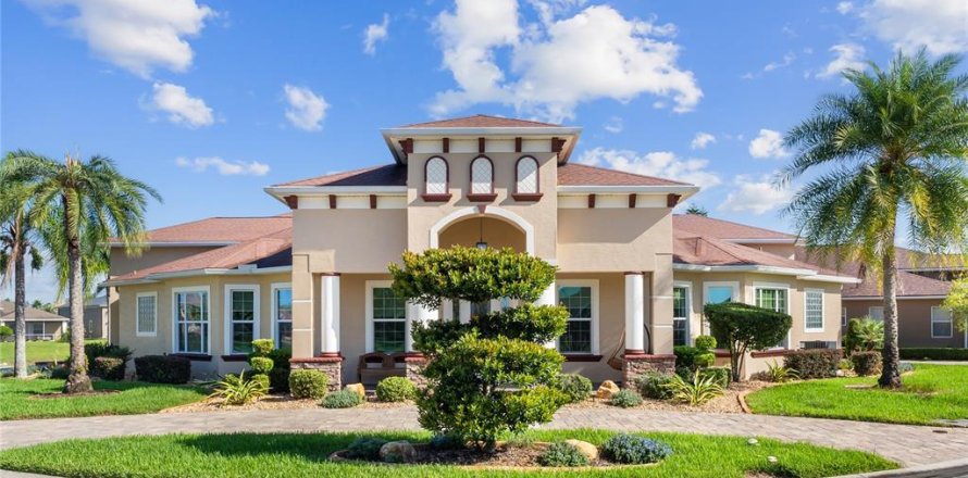 Villa ou maison à Polk City, Floride 2 chambres, 268.21 m2 № 2223111