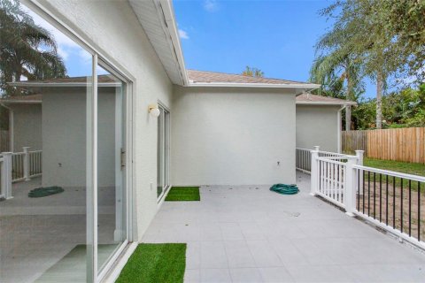 House in Tarpon Springs, Florida 4 bedrooms, 180.23 sq.m. № 1347192 - photo 27