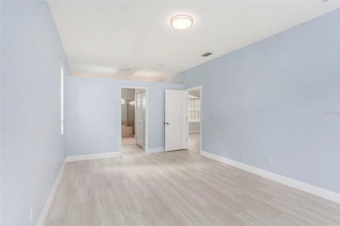 House in Tarpon Springs, Florida 4 bedrooms, 180.23 sq.m. № 1347192 - photo 16