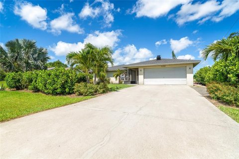 House in Englewood, Florida 2 bedrooms, 123 sq.m. № 1801861 - photo 2