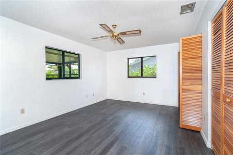 House in Englewood, Florida 2 bedrooms, 123 sq.m. № 1801861 - photo 30