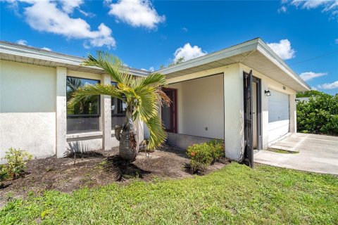 House in Englewood, Florida 2 bedrooms, 123 sq.m. № 1801861 - photo 3